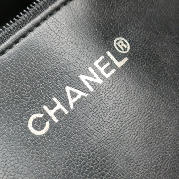CHANEL CC LOGO LAMBSKIN SHOPPER TOTE BAG - Picture 11 of 12